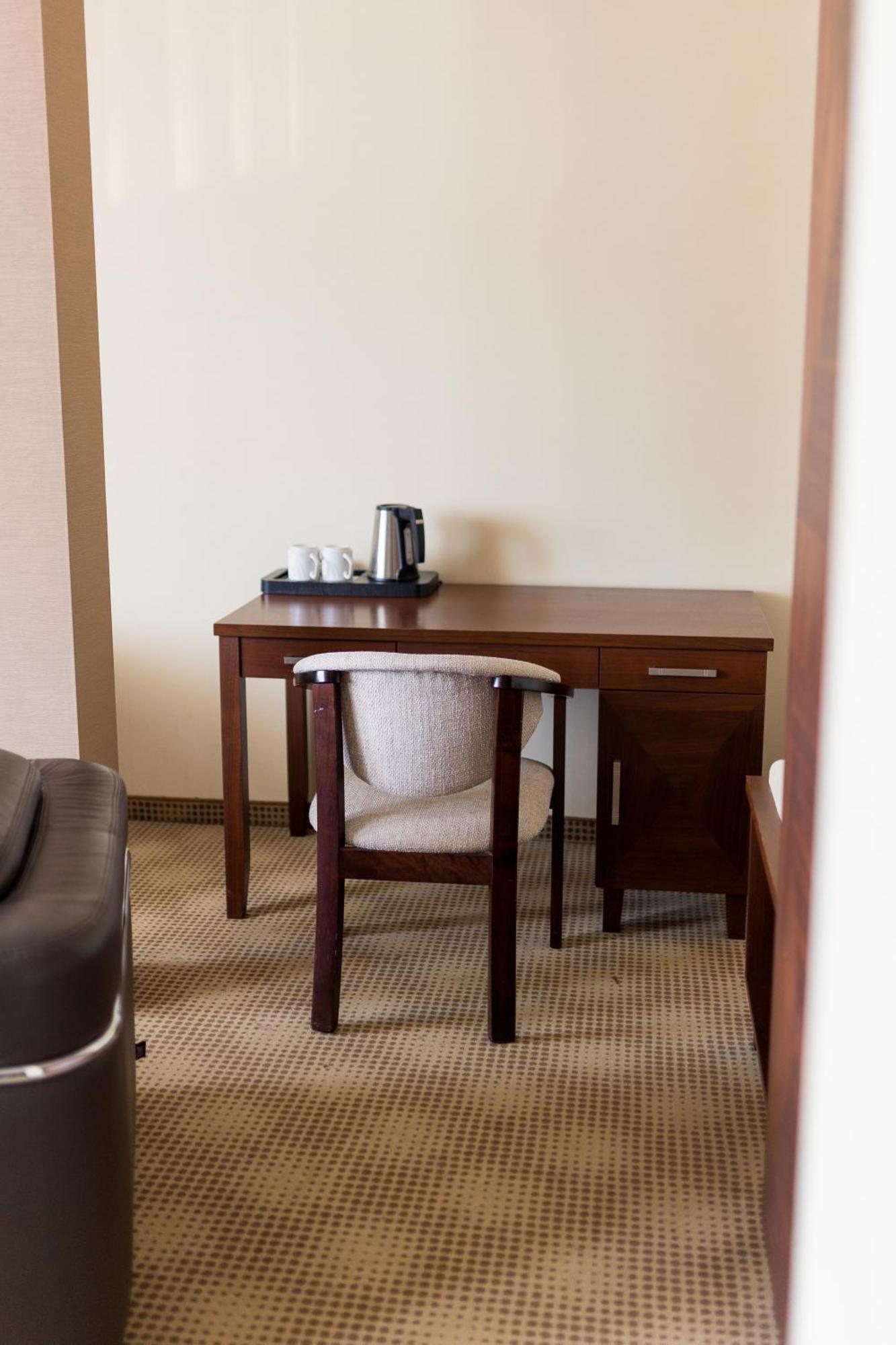 קרושיצה Hotel Ostaniec מראה חיצוני תמונה