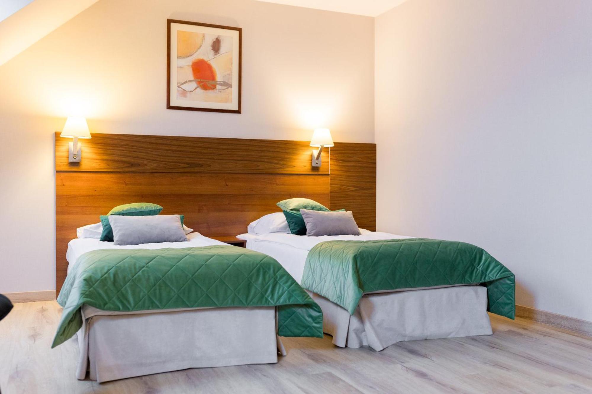קרושיצה Hotel Ostaniec מראה חיצוני תמונה